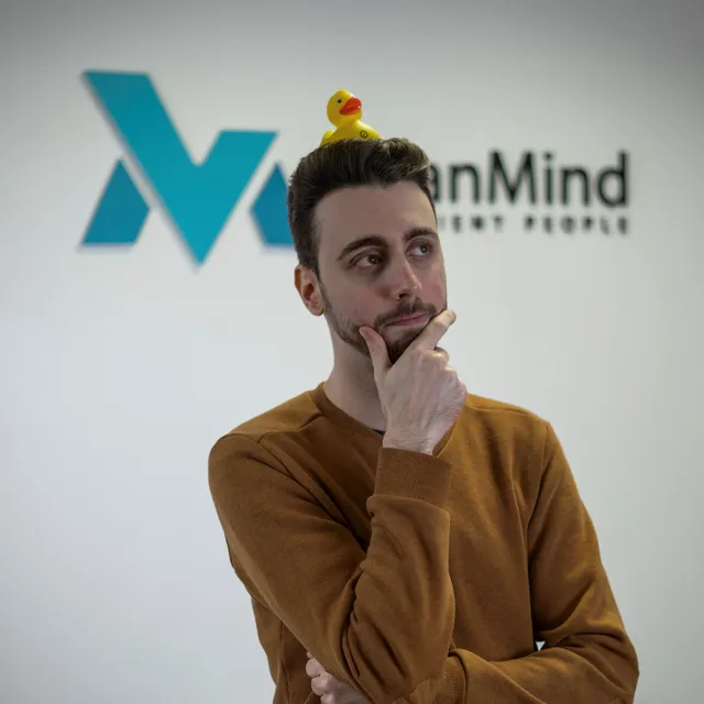 Airán Sánchez with a rubber duck on his head